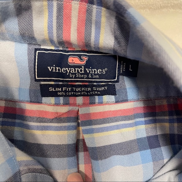 Men’s Vineyard Vines Button Down - Picture 3 of 3